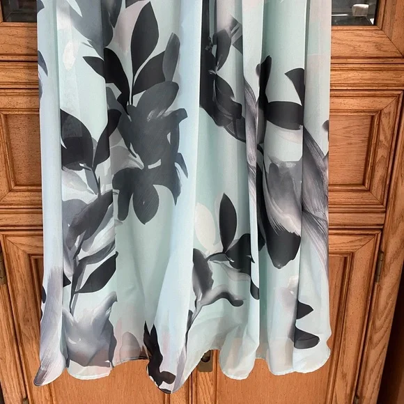 Adrianna Papell Floral Halter Sleeveless Chiffon Gown, Size 0 - Picture 12 of 14